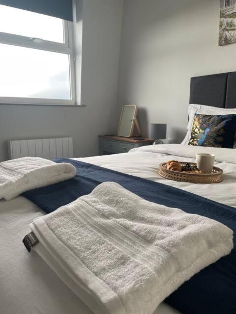 Spectacular 2 Bedroom Balcony Sea View Flat Scarborough Exterior foto