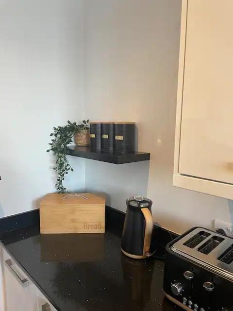 Spectacular 2 Bedroom Balcony Sea View Flat Scarborough Exterior foto